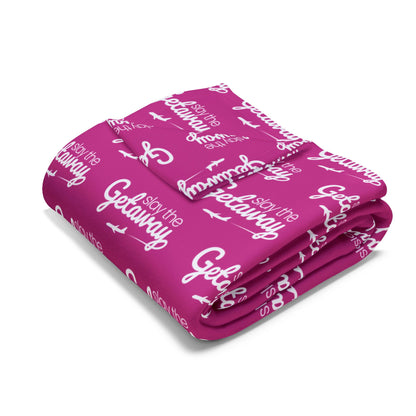 Cozy Getaway Arctic Fleece Blanket in Pink