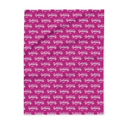 Cozy Getaway Arctic Fleece Blanket in Pink
