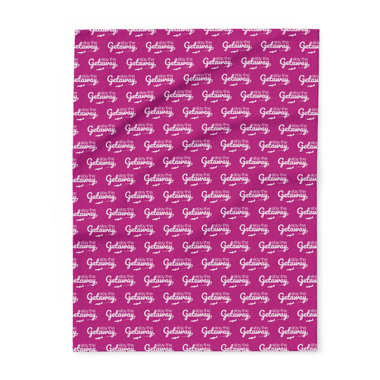 Cozy Getaway Arctic Fleece Blanket in Pink